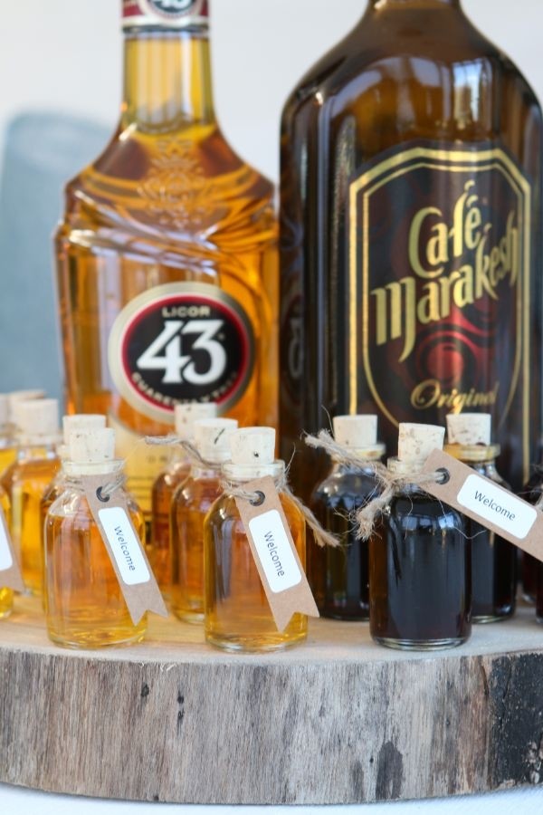 Glasflaska Mini med kork 20ml 6cm hög Ø 3 cm (bricka med 105 st) [IFS-28075]