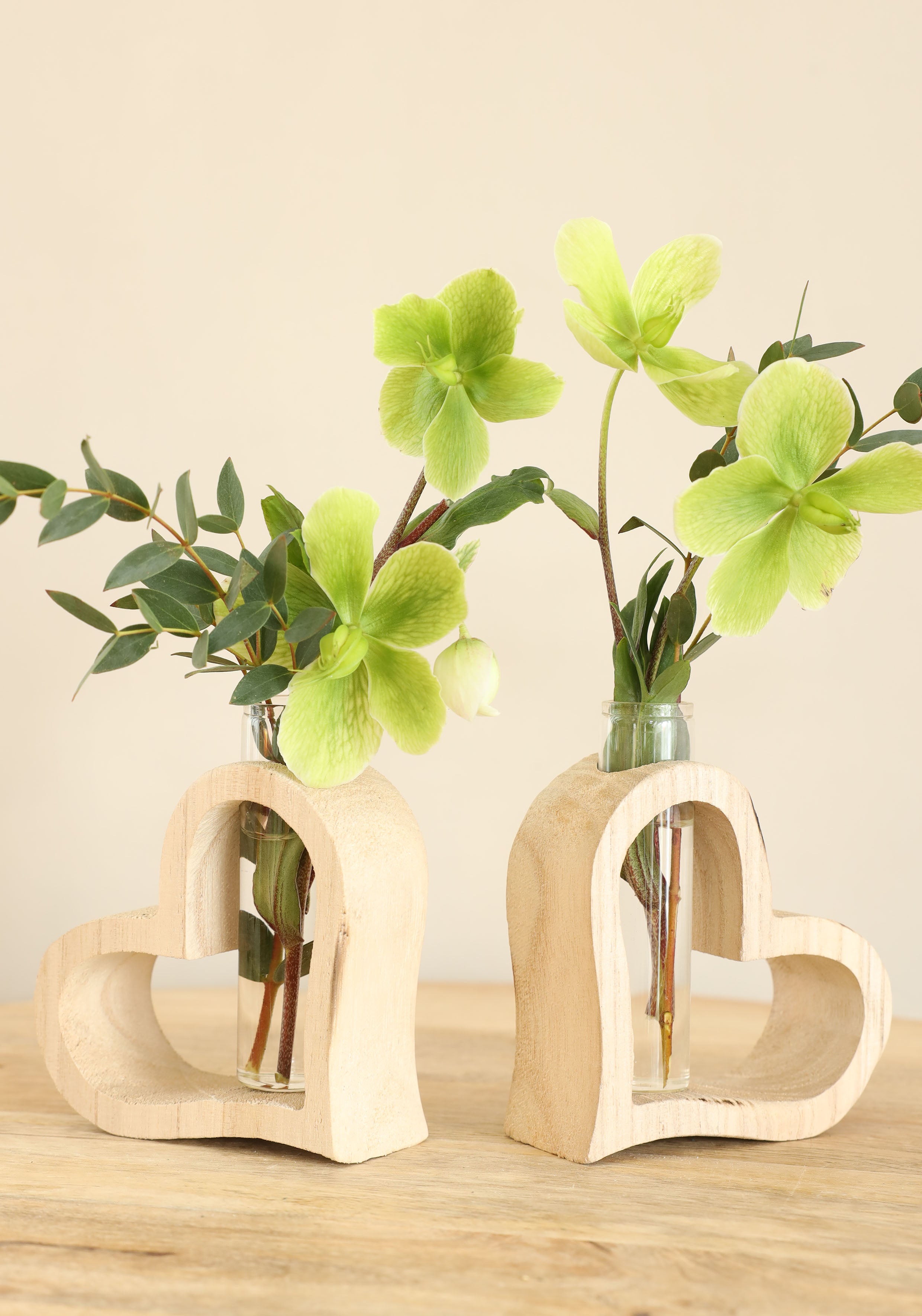 Hjärtformat trä med provrör 10 x 5 h.11 cm (6 st) [IFS-29638]