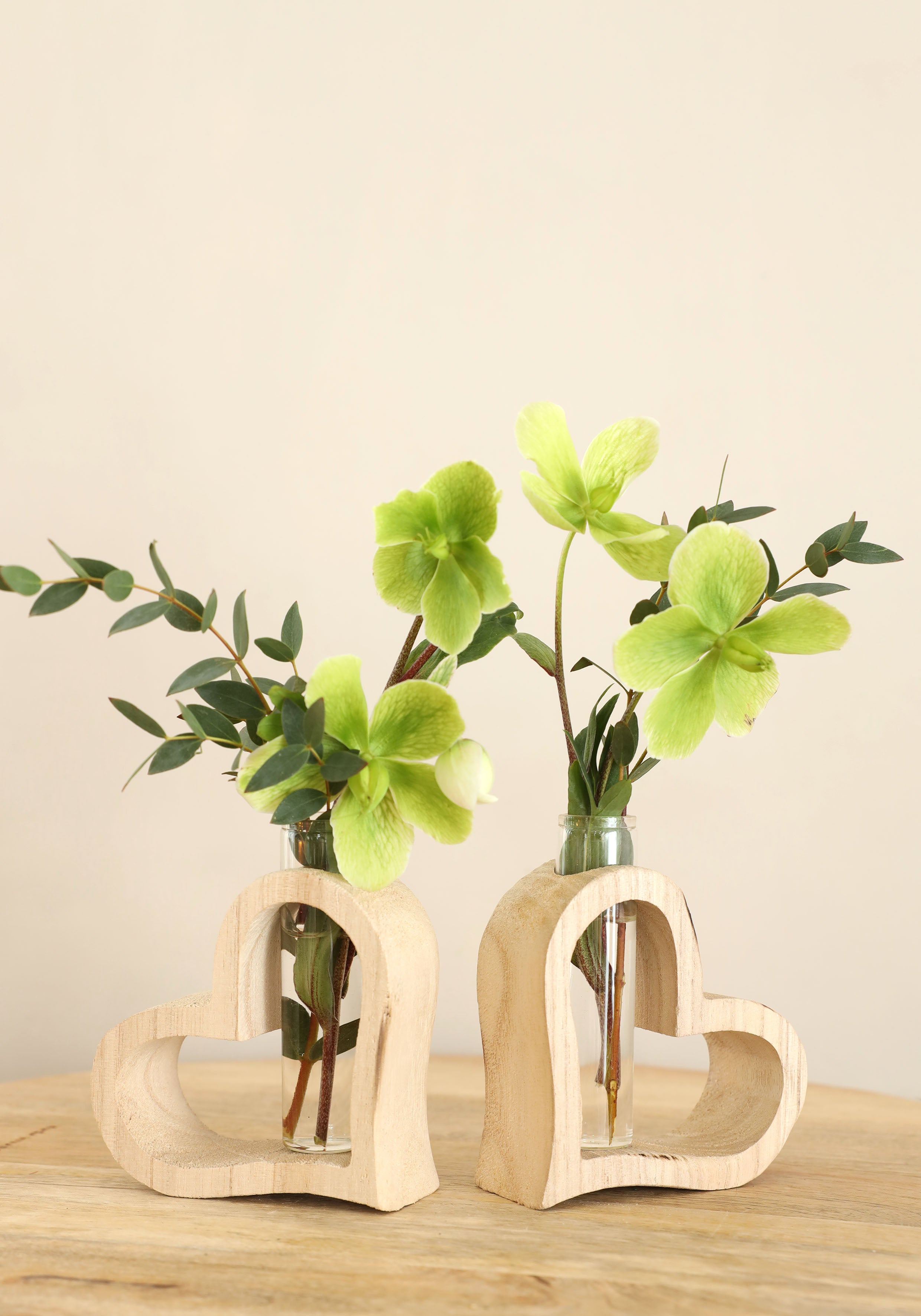 Hjärtformat trä med provrör 10 x 5 h.11 cm (6 st) [IFS-29638]