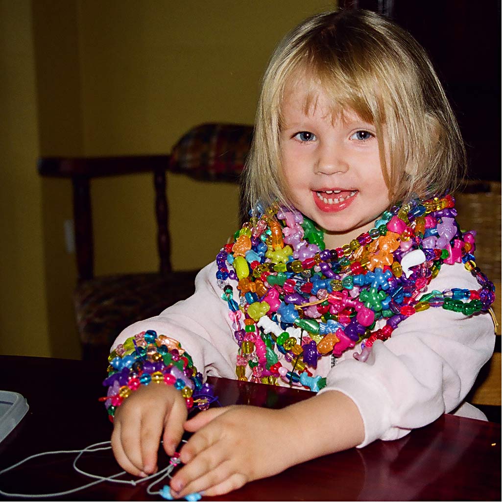 Plastpärlor, stl. 6-20 mm, Hålstl. 1,5-6 mm, ca. 1175 st., 390 g, 700 ml/ 1 burk [HOB-618050]