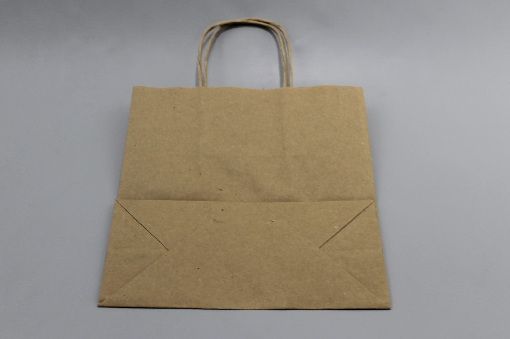 Papperskassar Brun 18x8x22cm Kraft Papper 90 gram med tvinnade handtag (50 st) [PAMB1822]