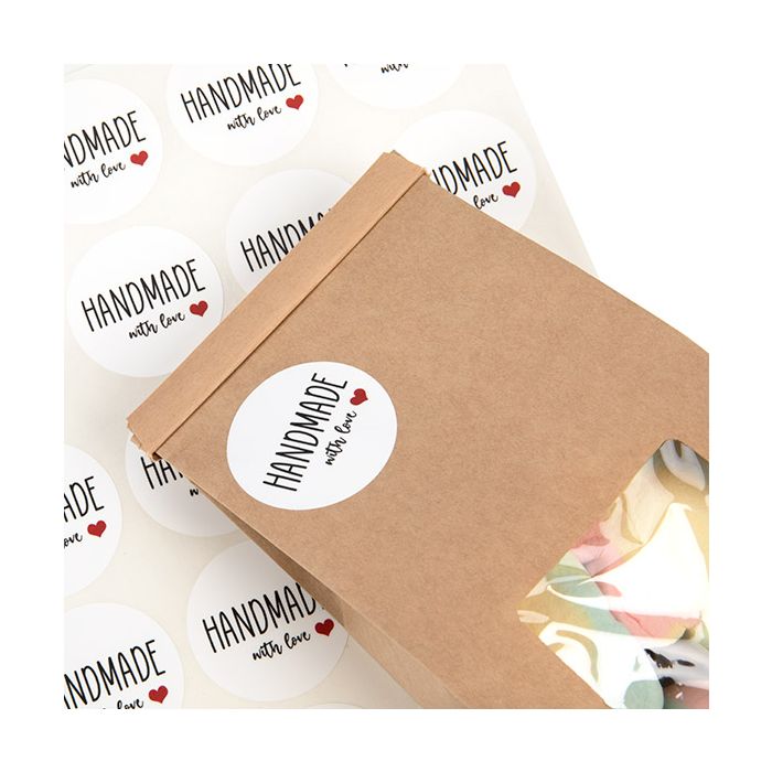 Klistermärken runda Handgjord med kärlek (vit med svart text och rött hjärta) 3,8 cm (1 ark) [LS1HHHMLH]