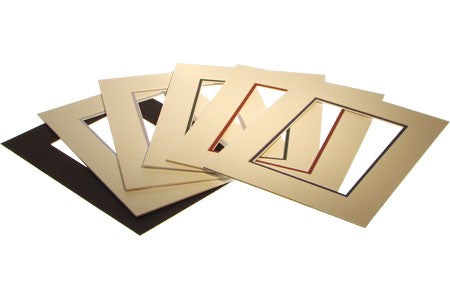 Passepartout Dubbel tjock Elfenben/Guld 20,3x25,4cm med 11,8x16,8cm Fönster (10 st) [MD20018]