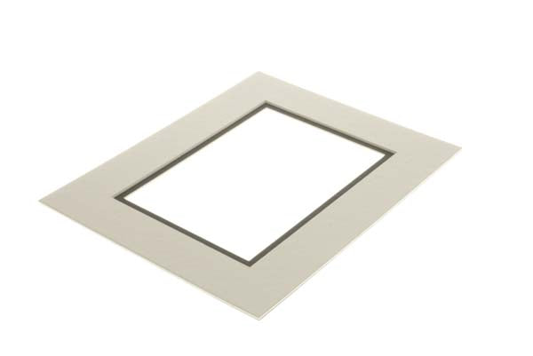 Passepartout Dubbel tjock Vit/Mörk Grön 20,3x25,4cm med 11,8x16,8cm Fönster (10 st) [MD20207]
